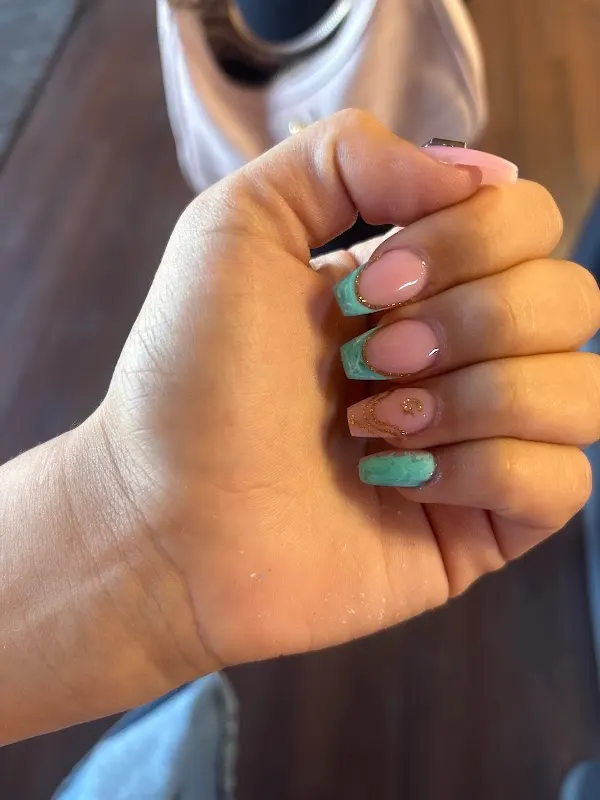 Golden Nails — Nail salon in Fenton